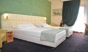 Standard Double Room - Hotel Delta Florence (Calenzano)