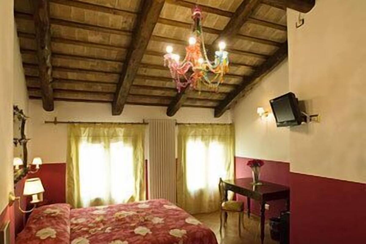 standard room | memory-foam beds, minibar, in-room safe, individually furnished