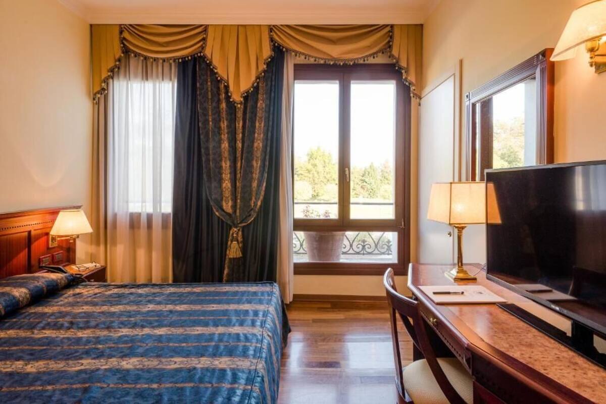 Standard Double or Twin Room | In-room safe, free WiFi, bed sheets
