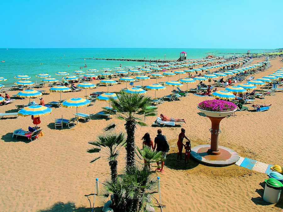 Private beach, white sand, sun-loungers, beach umbrellas