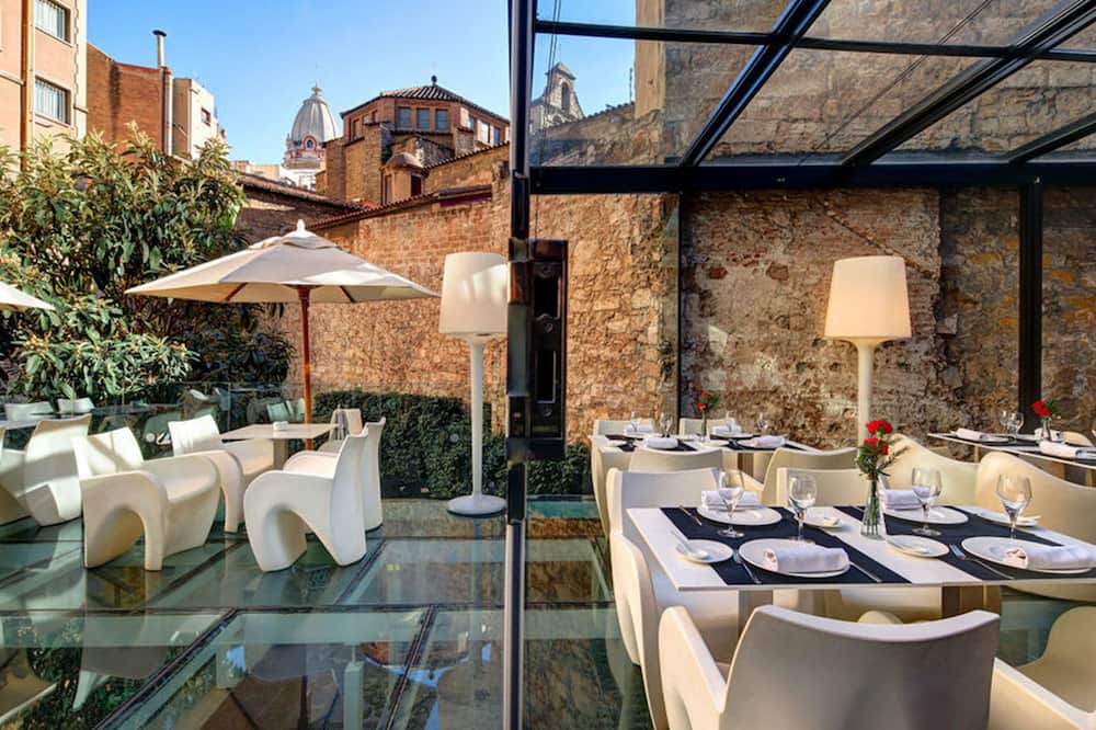 Olivia Plaza Hotel