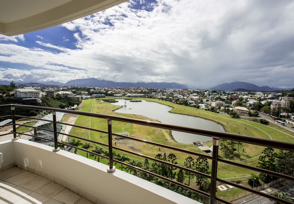 Ramada Hotel & Suites by Wyndham Noumea photo 4