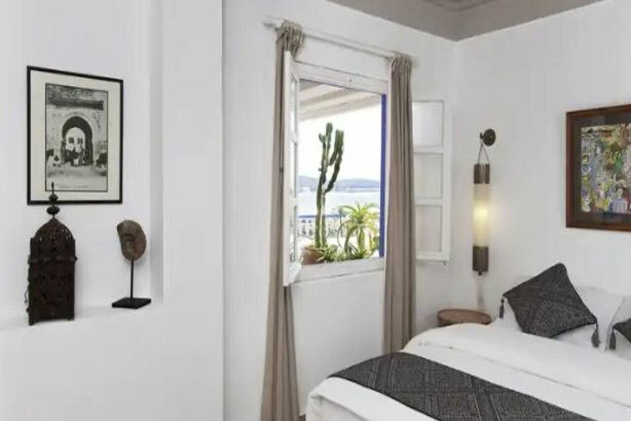 Egyptian cotton sheets, premium bedding, Tempur-Pedic beds, in-room safe