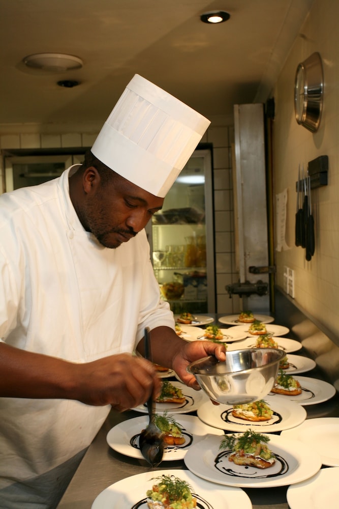 Hog Hollow Country Lodge by null