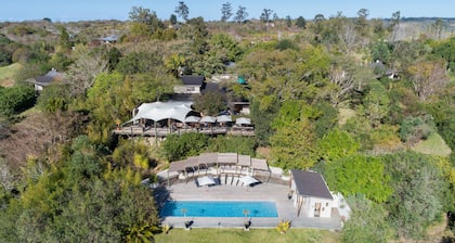 Hog Hollow Country Lodge
