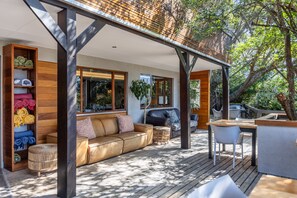 Terrace/patio - Hog Hollow Country Lodge (The Crags)