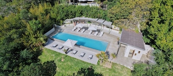 Hog Hollow Country Lodge
