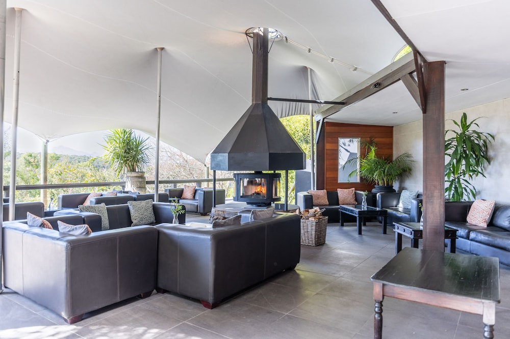 Hog Hollow Country Lodge by null