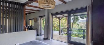 Hog Hollow Country Lodge