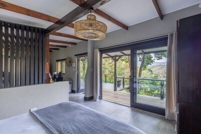 Hog Hollow Country Lodge