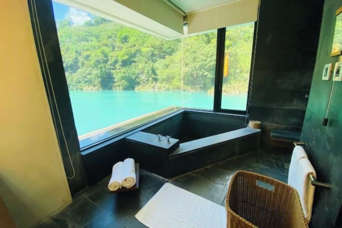 Grand View Room