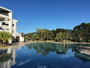 室外泳池