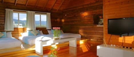 Noble Villa | 1 bedroom, blackout drapes, free WiFi, bed sheets