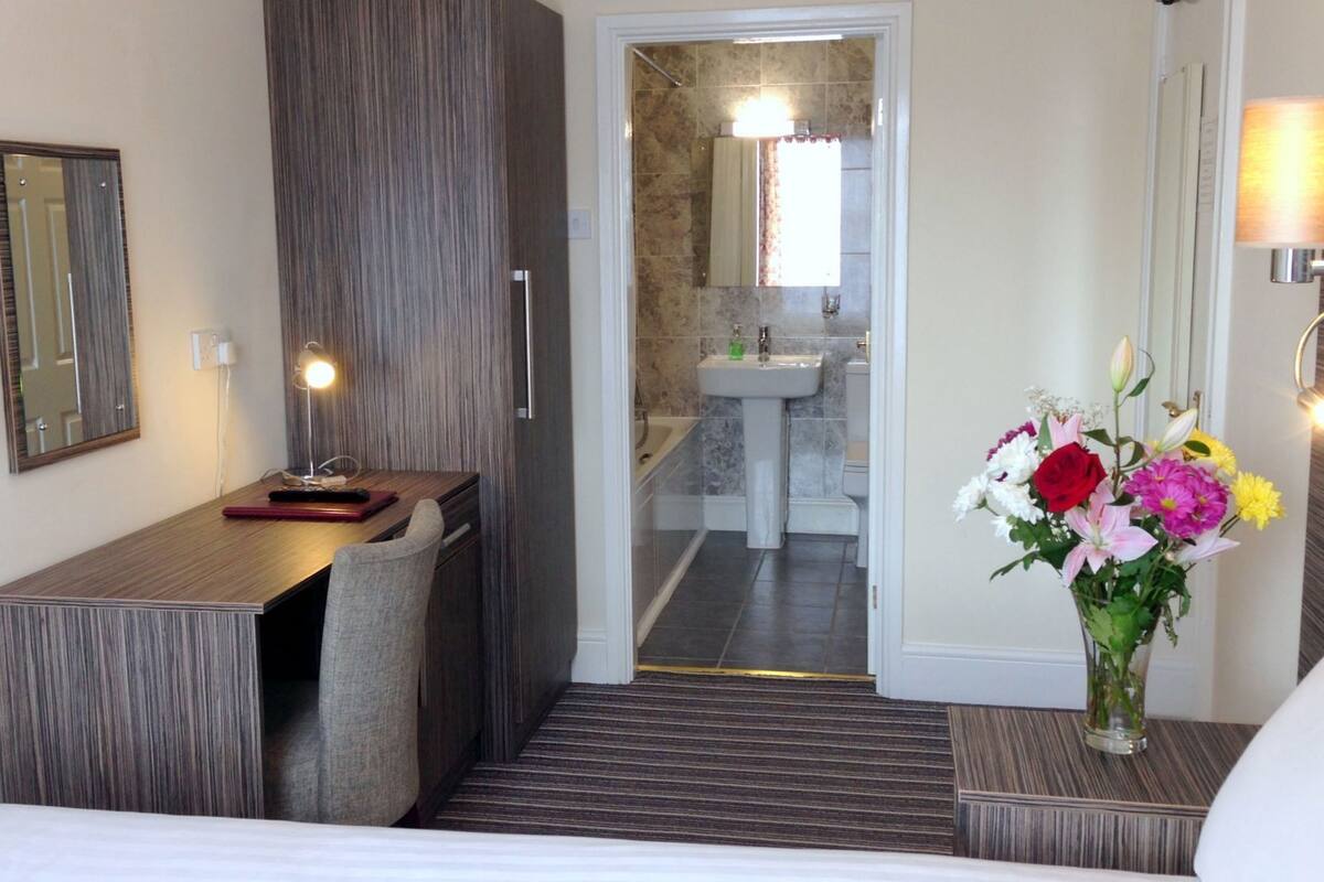 Colchones con acolchado adicional, decoración individual, escritorio