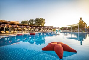 Bar à beira da piscina