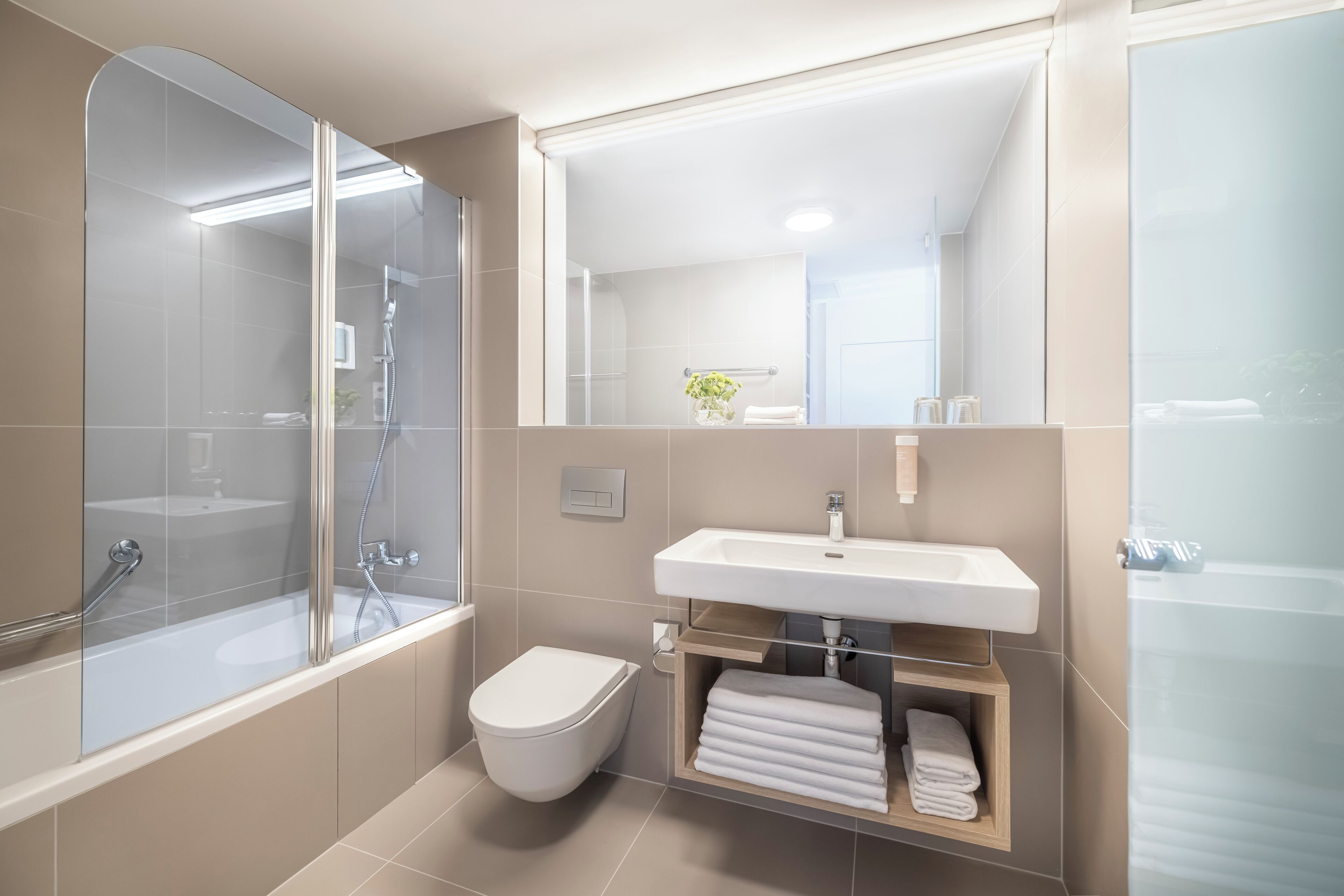 1 bedroom, minibar, in-room safe, desk