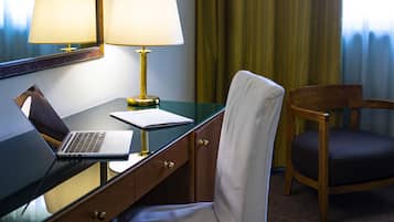 1 Schlafzimmer, Zimmersafe, Schreibtisch, Verdunkelungsvorhänge
