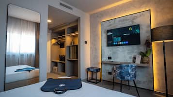 Superior Room | In-room safe, desk, blackout drapes, soundproofing