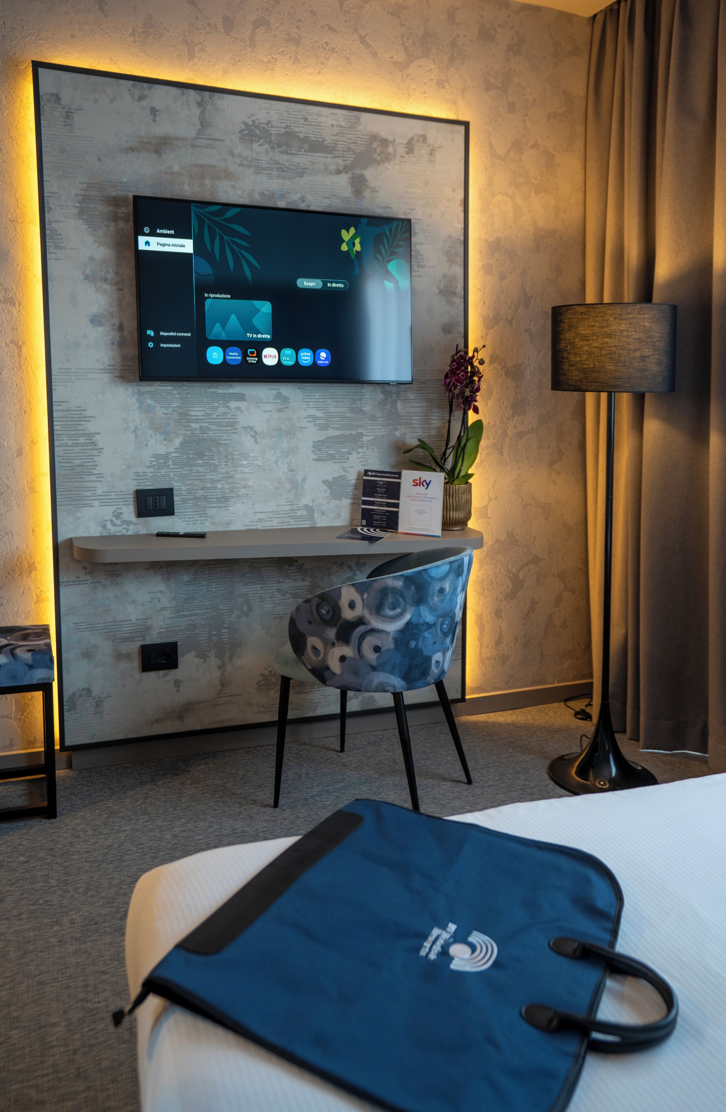 Camera Deluxe | Una cassaforte in camera, una scrivania, tende oscuranti