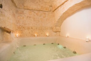 Suite | Jetted tub - Masseria Salinola (Ostuni)