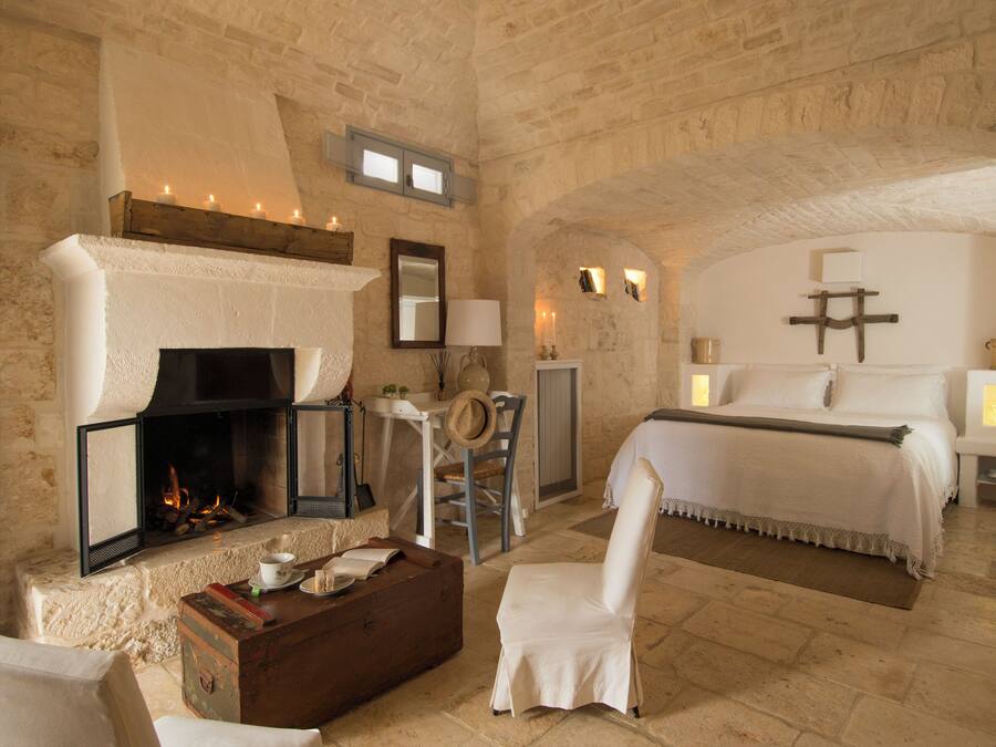 Minibar, blackout drapes, free WiFi, bed sheets