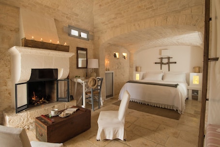 Minibar, cortinas blackout, wifi gratis y ropa de cama . Masseria Salinola