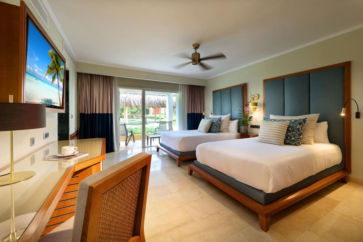 1 bedroom, premium bedding, memory-foam beds, free minibar