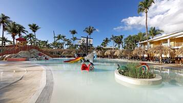 5 outdoor pools, pool umbrellas, sun loungers