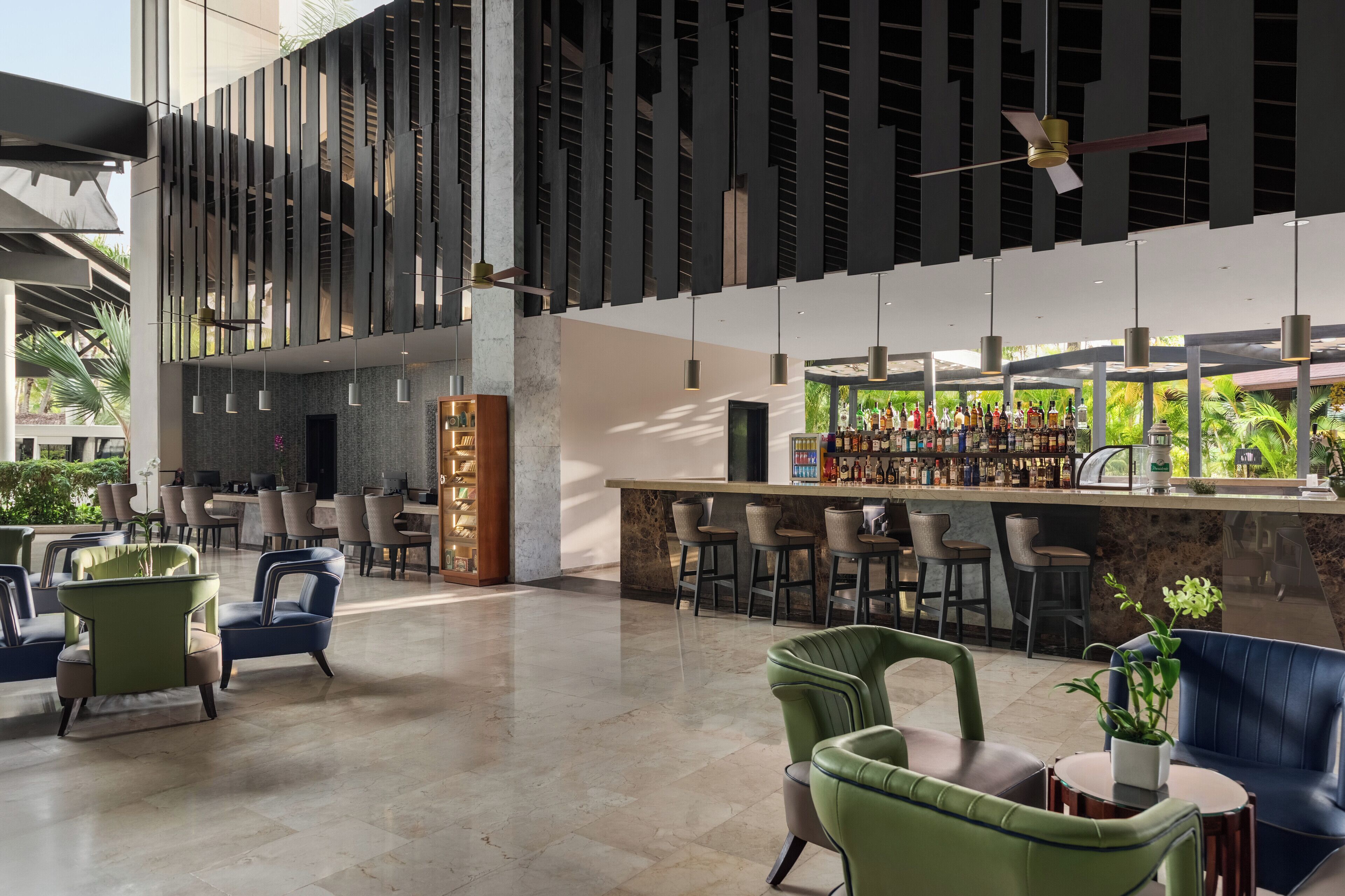 3 bars/lounges, 6 swim-up bars, 3 poolside bars, 2 beach bars