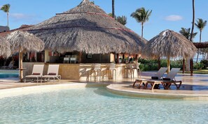 Poolside bar - Grand Palladium Punta Cana Resort & Spa - All Inclusive (Punta Cana)