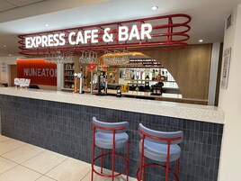 Bar (en la propiedad)