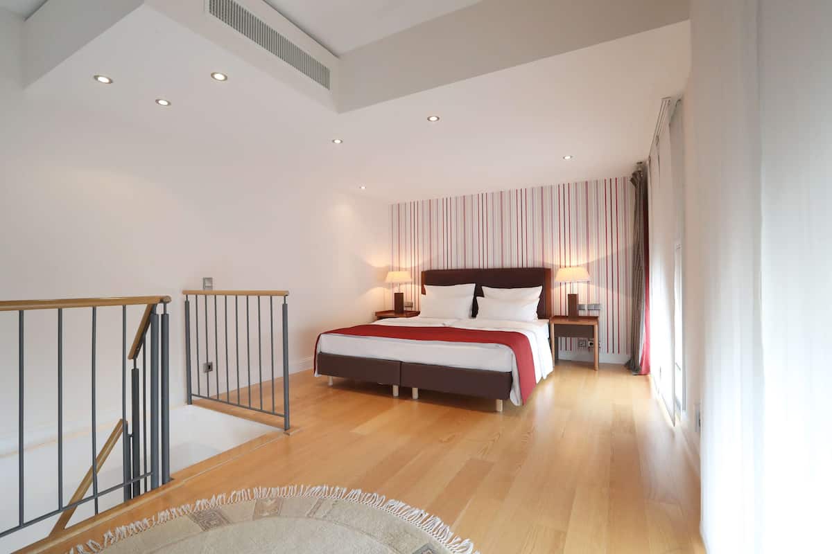 Double Room (Maisonette) | Hypo-allergenic bedding, in-room safe, individually furnished, desk