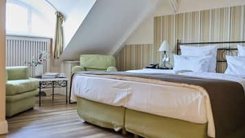 Standaard tweepersoonskamer, uitzicht op zee | Hypoallergeen beddengoed, een kluis op de kamer