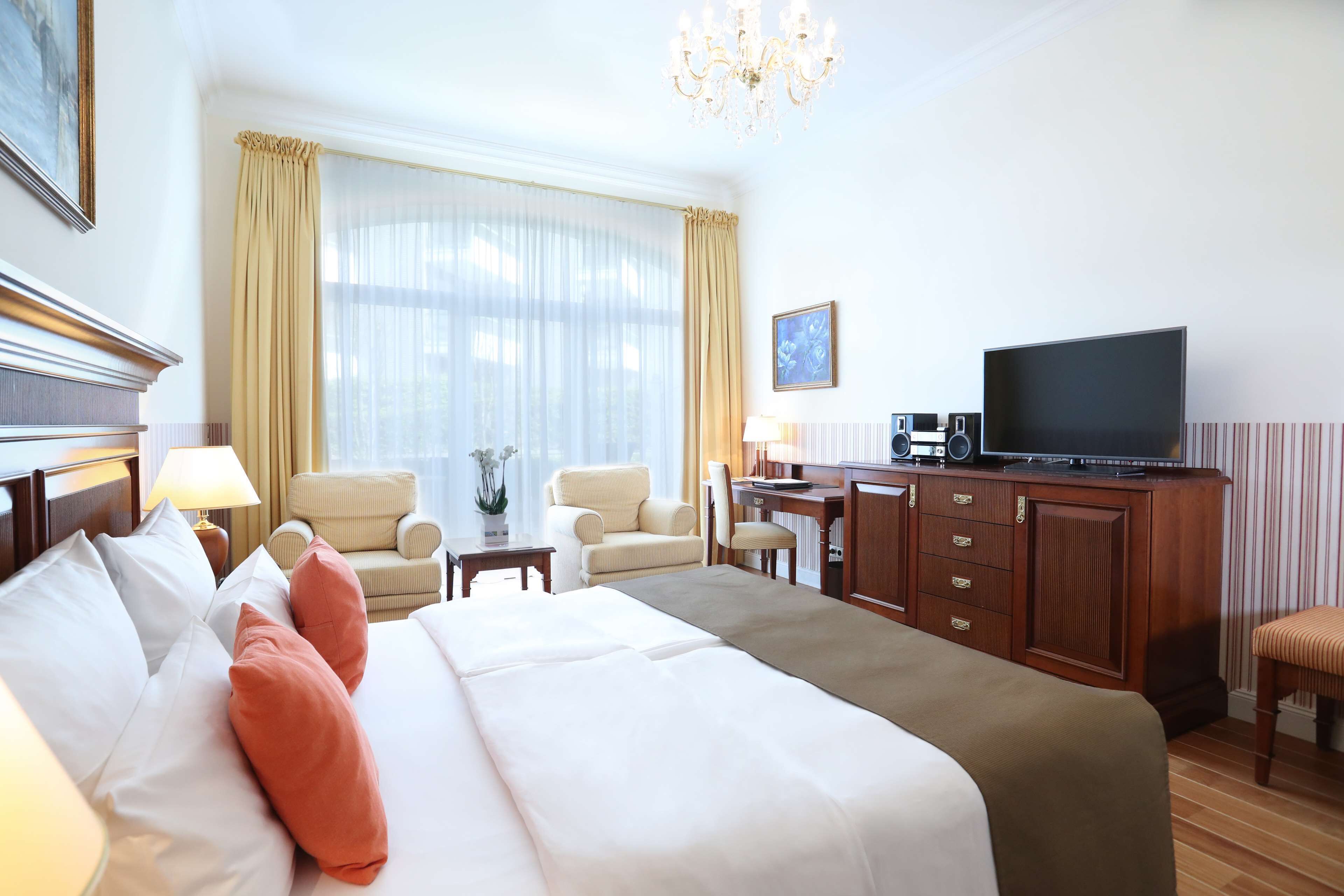 comfort double room | hypo-allergenic bedding, in-room safe, individually furnished, desk