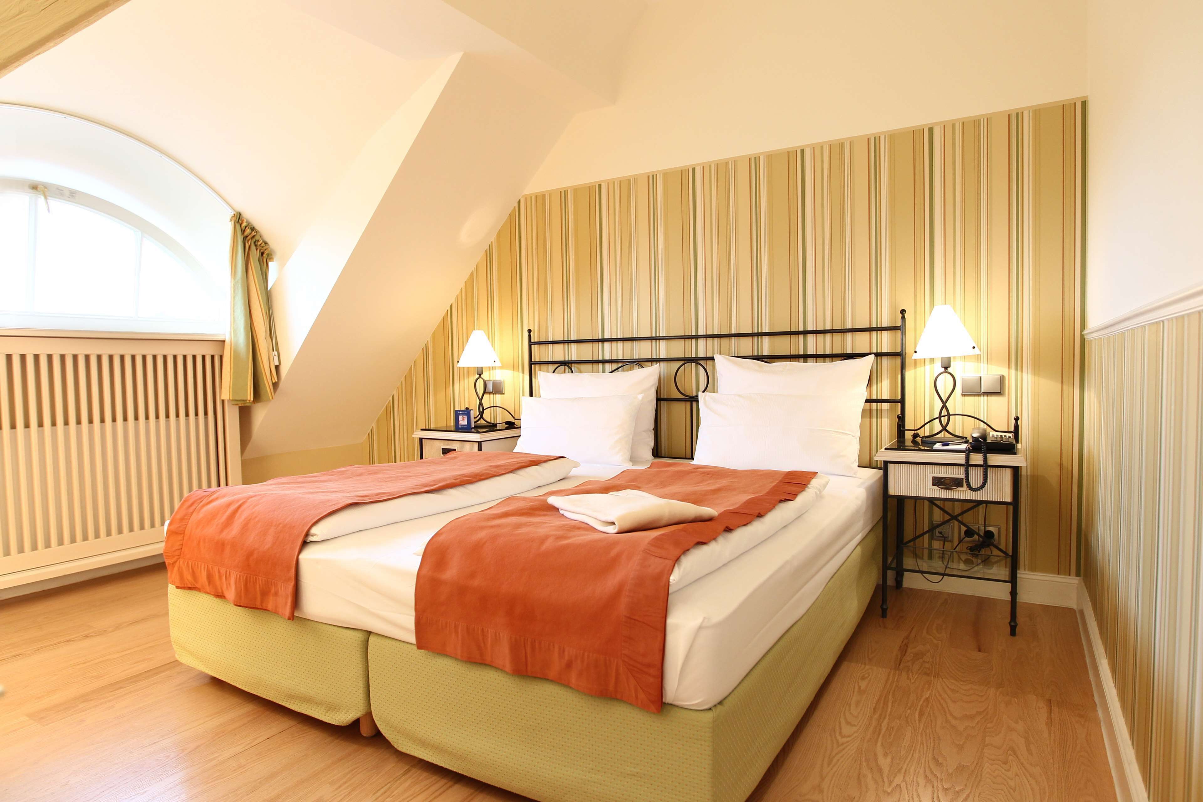 standard double room, sea view | hypo-allergenic bedding, in-room safe, individually furnished, desk