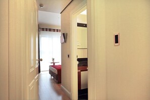 Standard Single Room | Hypo-allergenic bedding, in-room safe, individually furnished, desk - ATLANTIC Grand Hotel Travemünde (Lübeck)