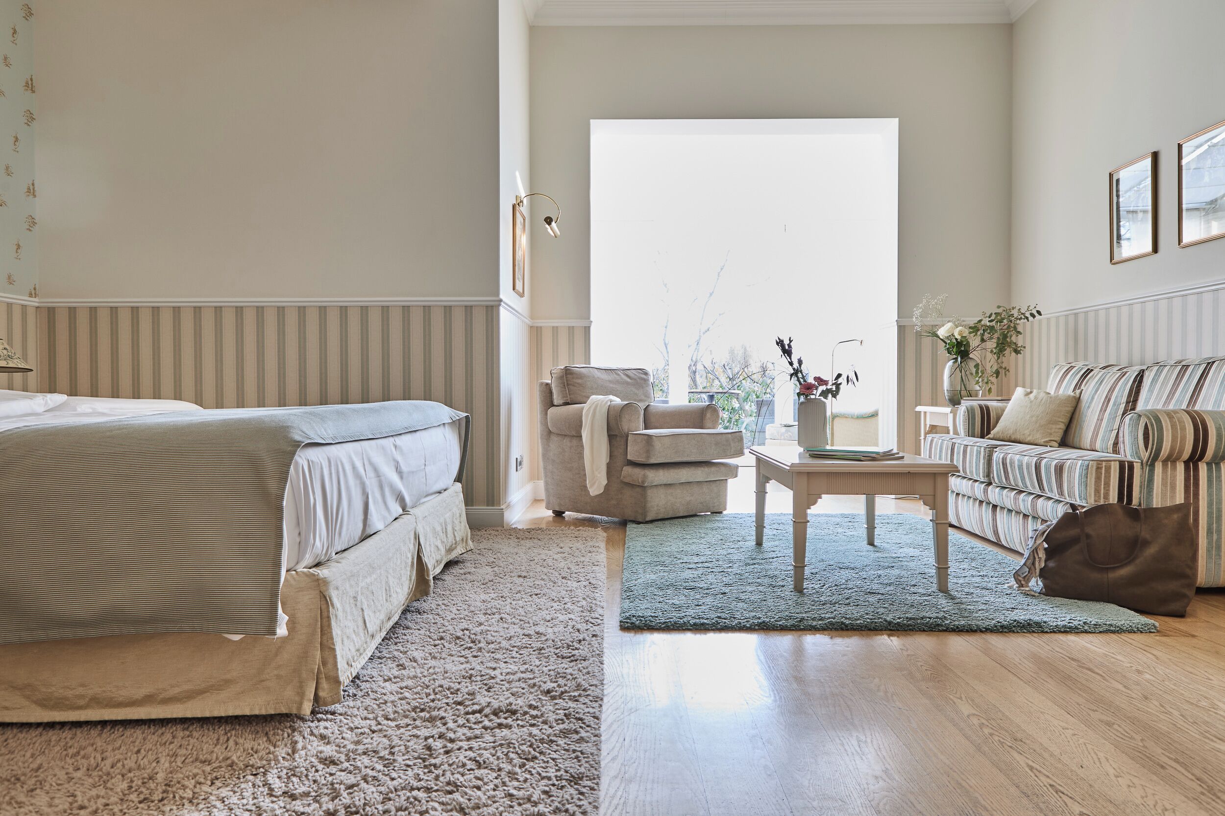 Junior-Suite | Allergikerbettwaren, Zimmersafe, individuell eingerichtet, Schreibtisch