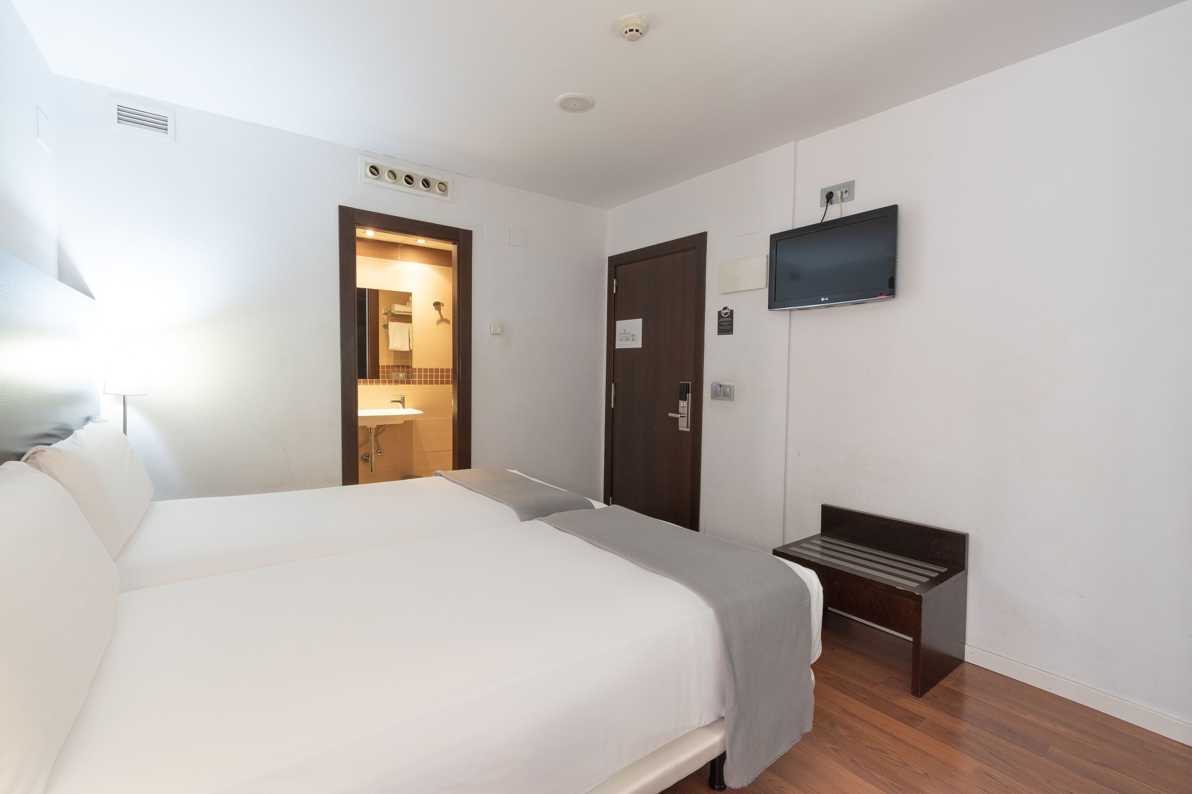triple room | 1 bedroom, blackout curtains, free wifi, bed sheets