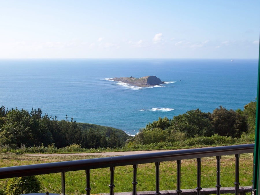 Desk, free WiFi, bed sheets, wheelchair access