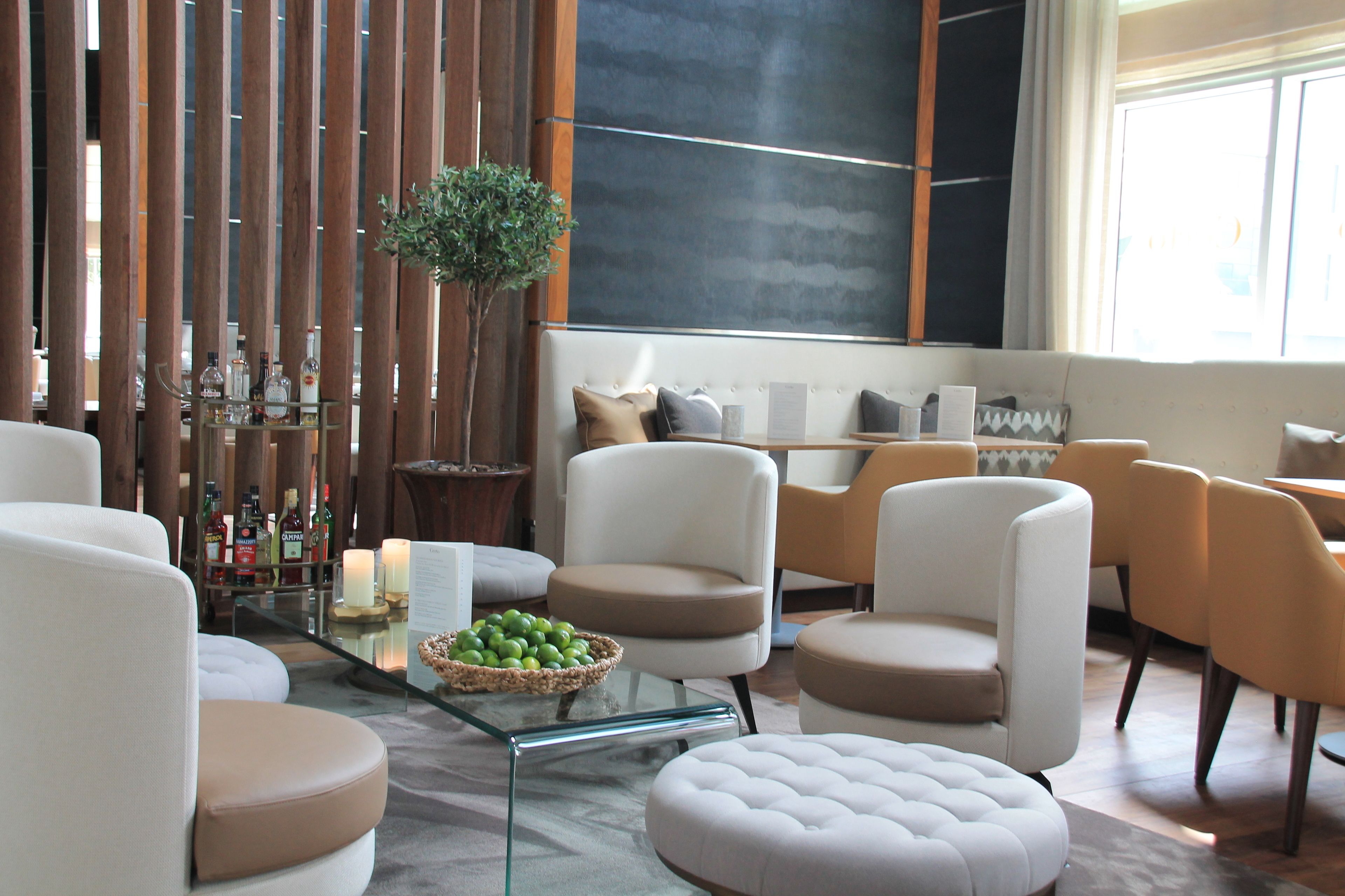 2 restaurants, breakfast served