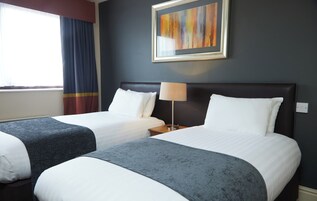 Decoración personalizada, muebles diferentes y escritorio 