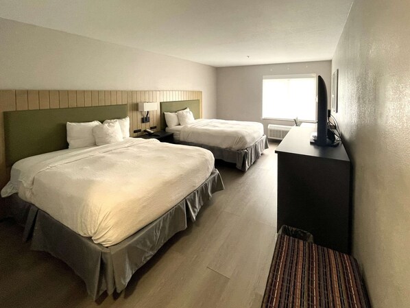 Room, 2 Queen Beds, Non Smoking - Country Inn & Suites by Radisson, Midway - Tallahassee West (Midway)