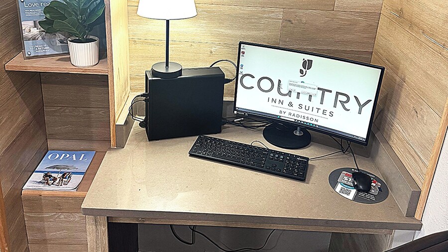 Country Inn & Suites by Radisson, Midway - Tallahassee West