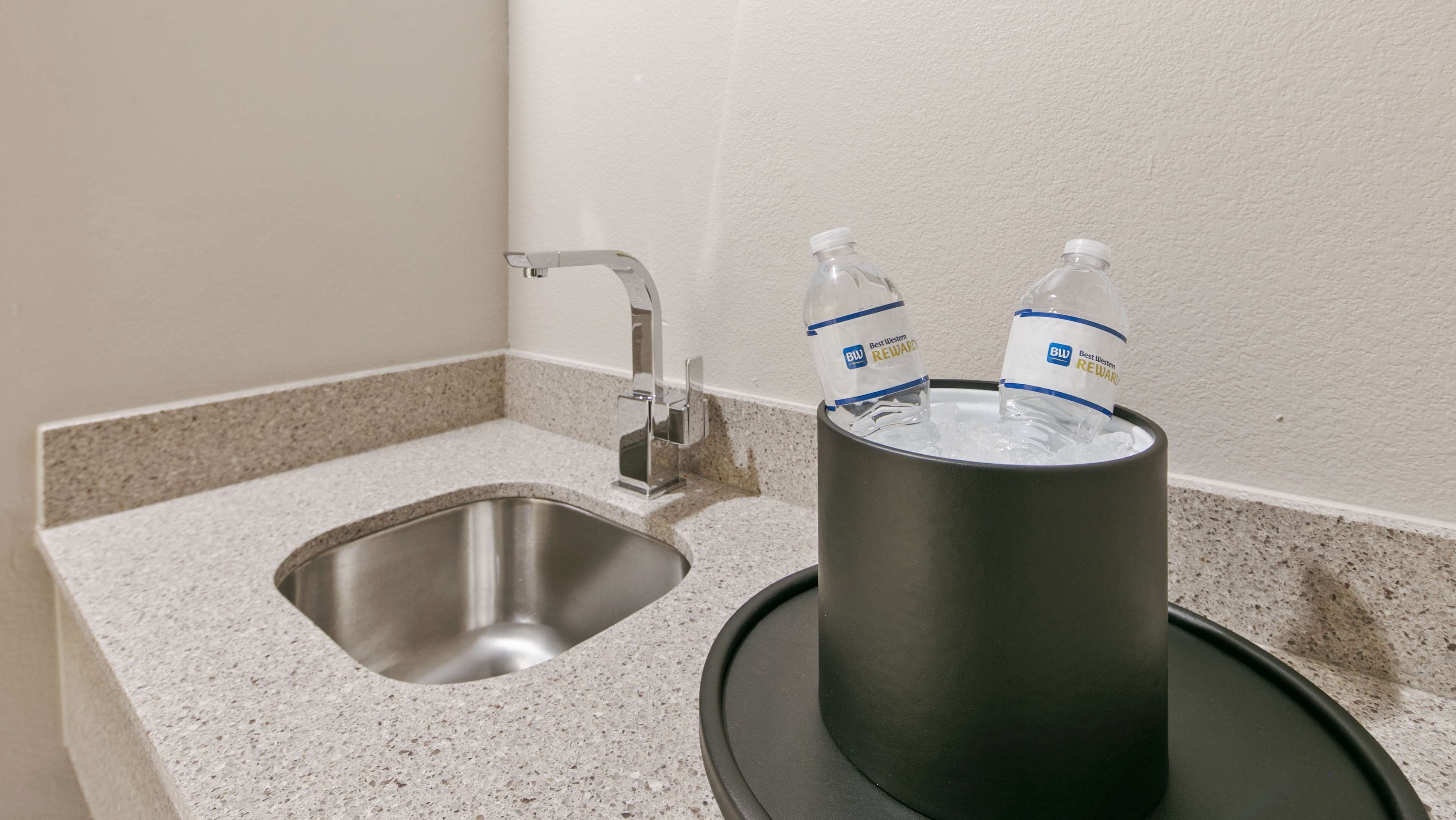 suite, 1 king bed, non smoking, refrigerator & microwave (with sofabed) | 1 bedroom, pillow-top beds, desk, laptop workspace