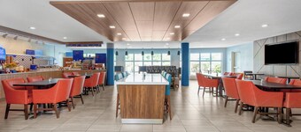 Holiday Inn Express & Suites Florida City by IHG