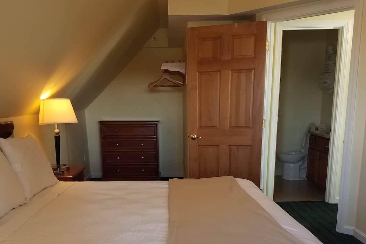 Suite, 1 chambre, cuisine | 1 chambre, literie de qualité supérieure, fer et planche à repasser