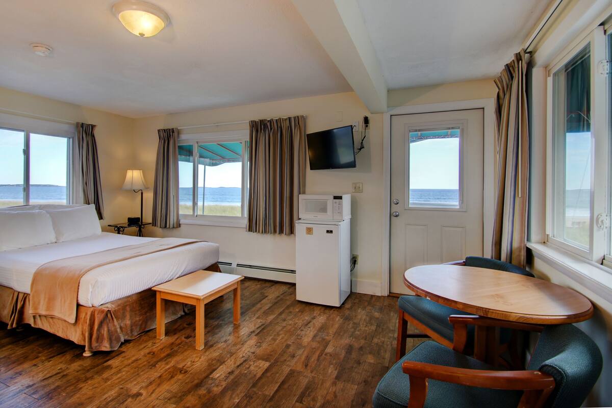 룸, 퀸사이즈침대 1개, 바닷가 | 고급 침구, 다리미/다리미판, 무료 WiFi, 알람 시계