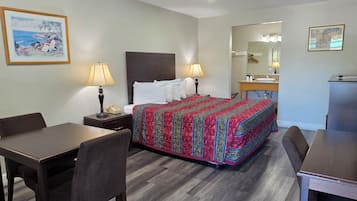 Standard Room, 1 King Bed | Iron/ironing board, free WiFi, bed sheets