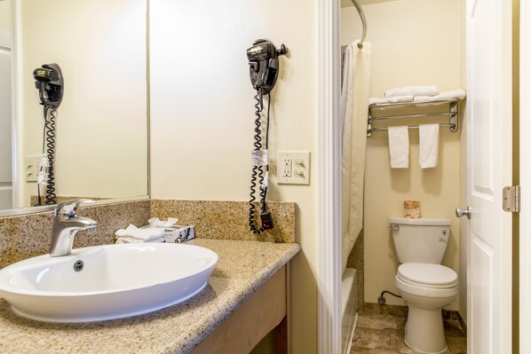 Standard Room, 2 Queen Beds | Bathroom | Combined shower/tub, hair dryer, towels - San Luis Inn And Suites (San Luis Obispo)