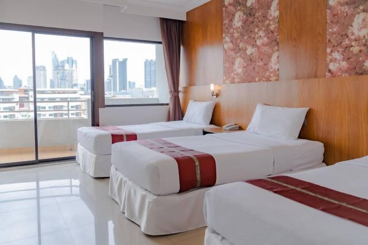 Escritorio, cortinas blackout, wifi gratis y ropa de cama 